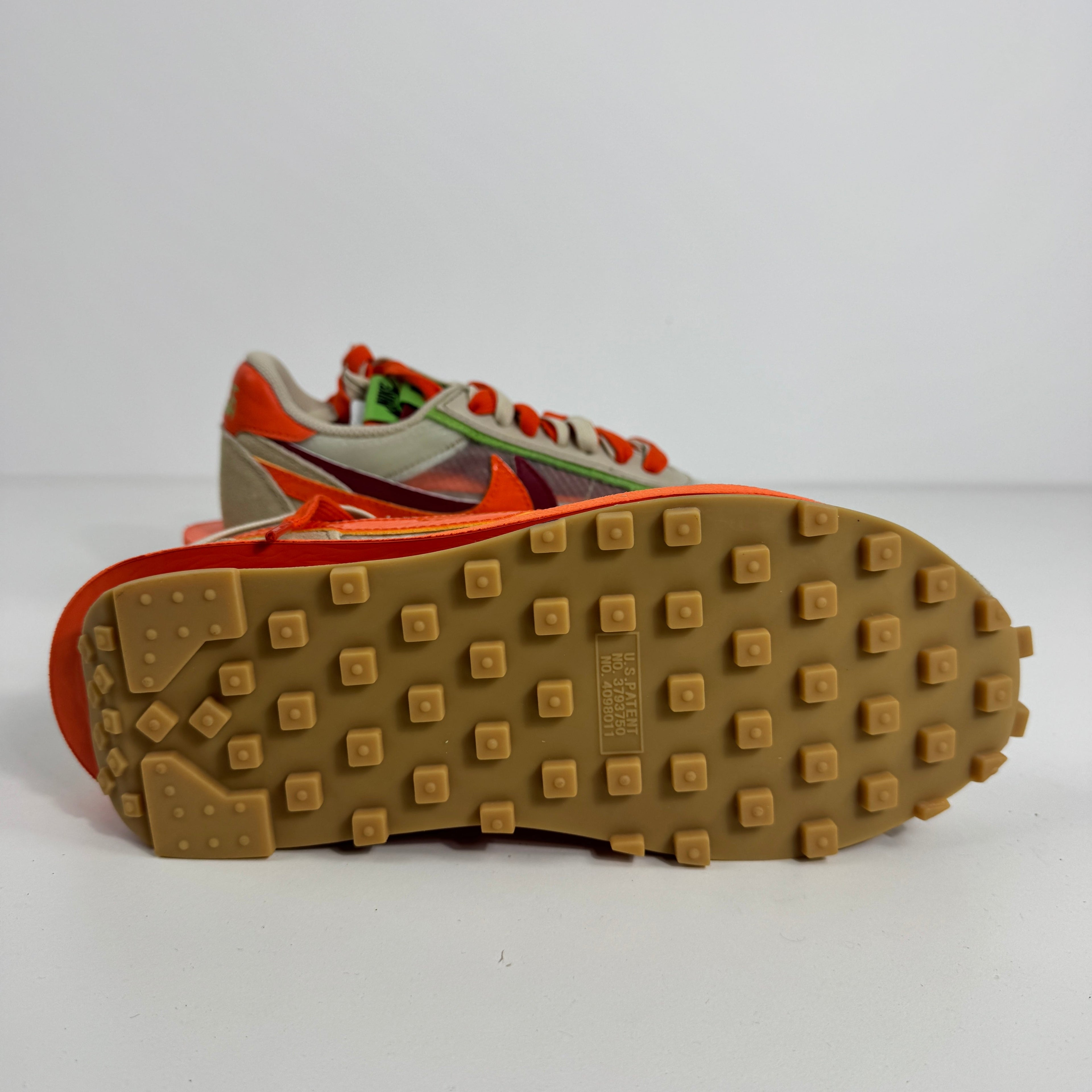 Nike LD Waffle / S / C is a hybrid sneaker that fuses the classic Nike LDV running silhouette with the iconic Waffle outsole