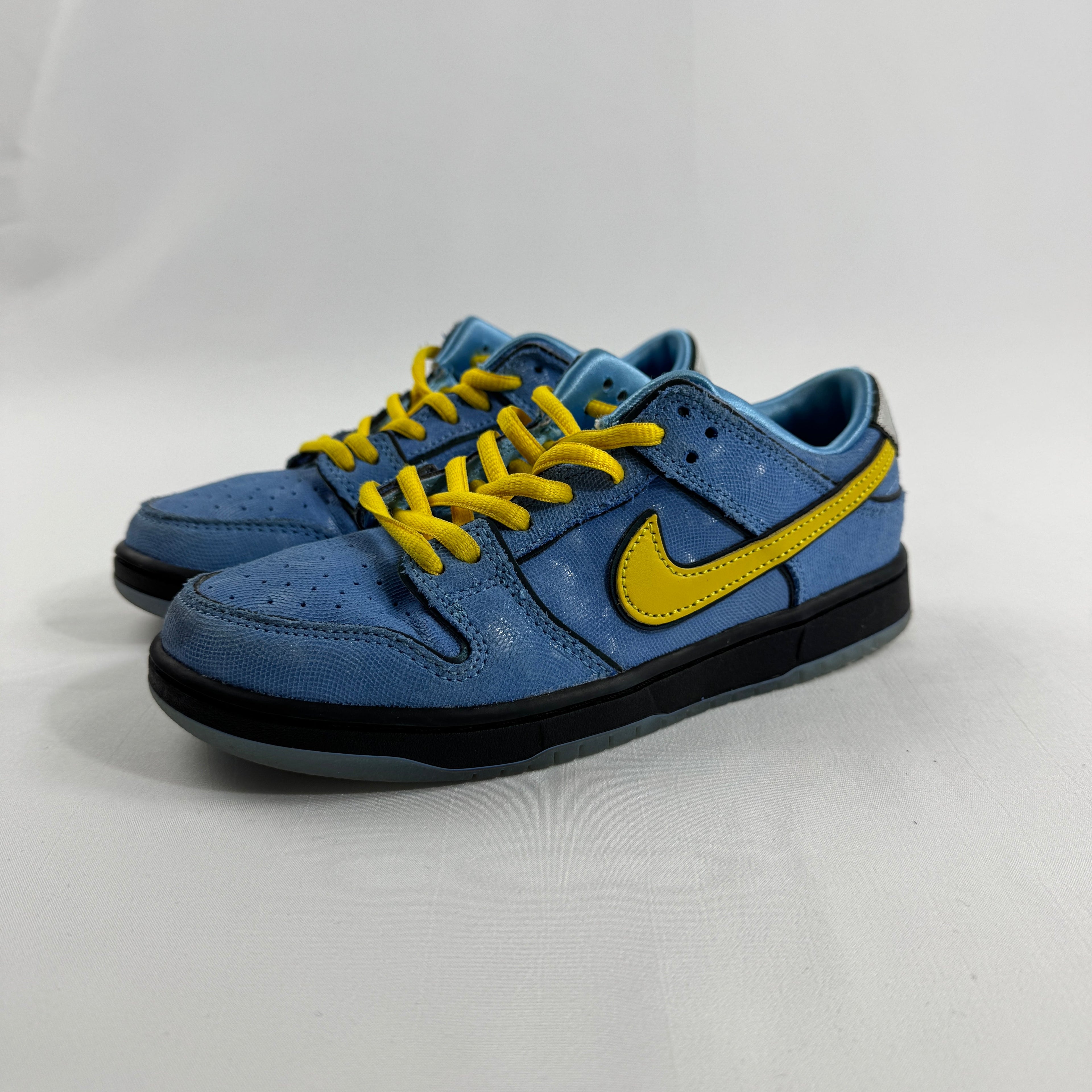 Nike SB Dunk Low Pro QS PS is a limited-edition skateboarding sneaker that combines the classic Dunk Low silhouette with