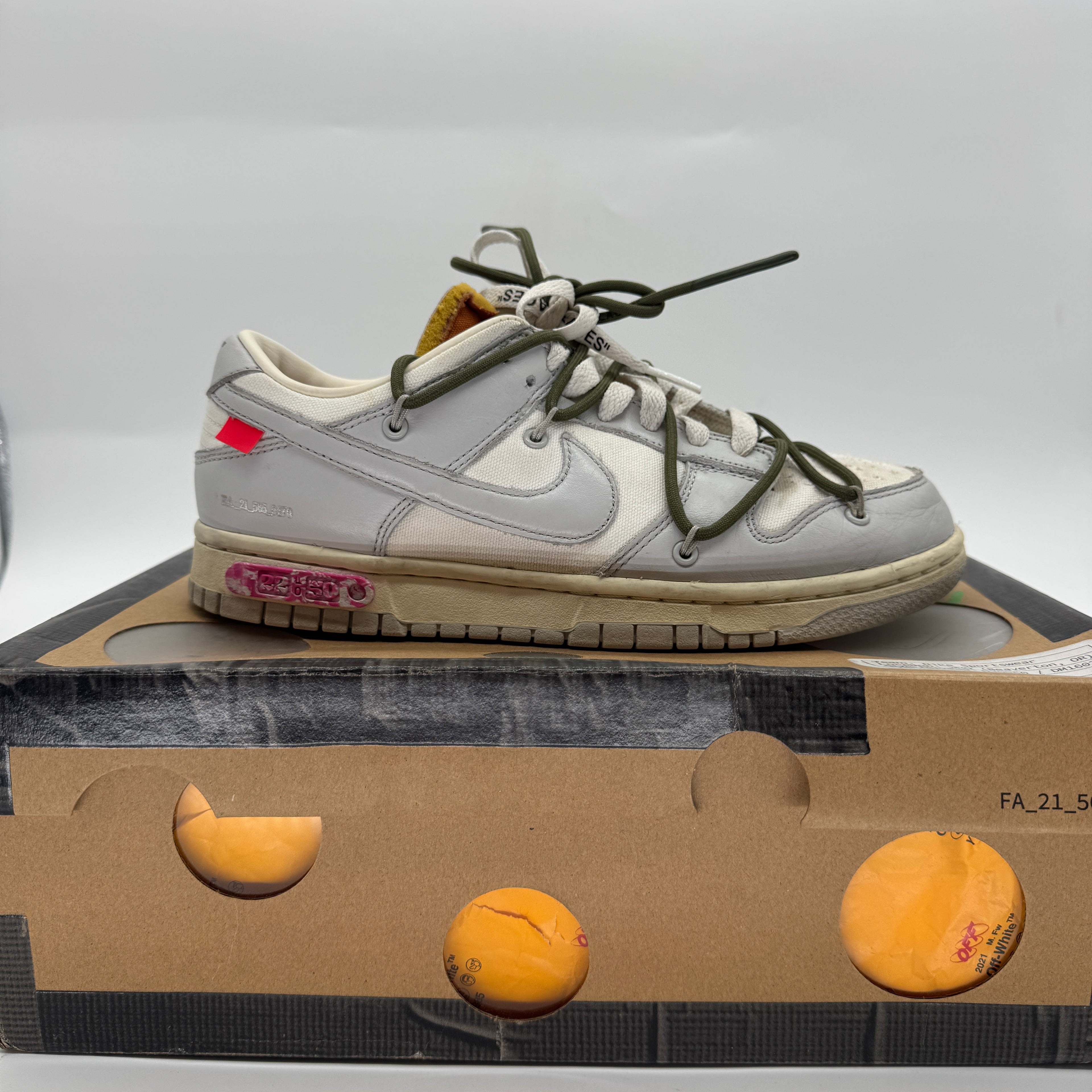 Off-White x Nike Dunk Low Lot 22
