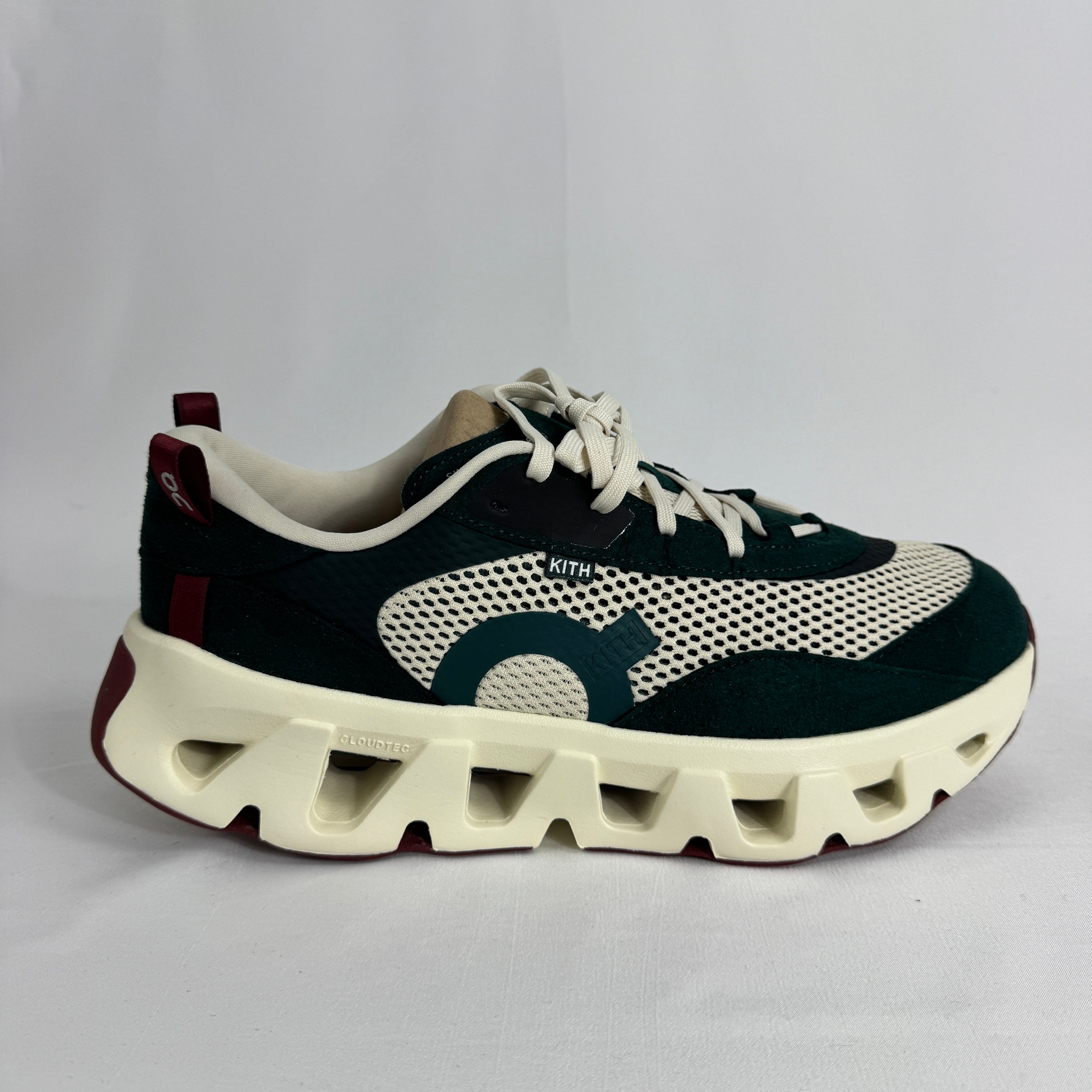 The On Cloudswift K-Tech 2 is a stylish performance sneaker that combines responsive CloudTec® cushioning, lightweight