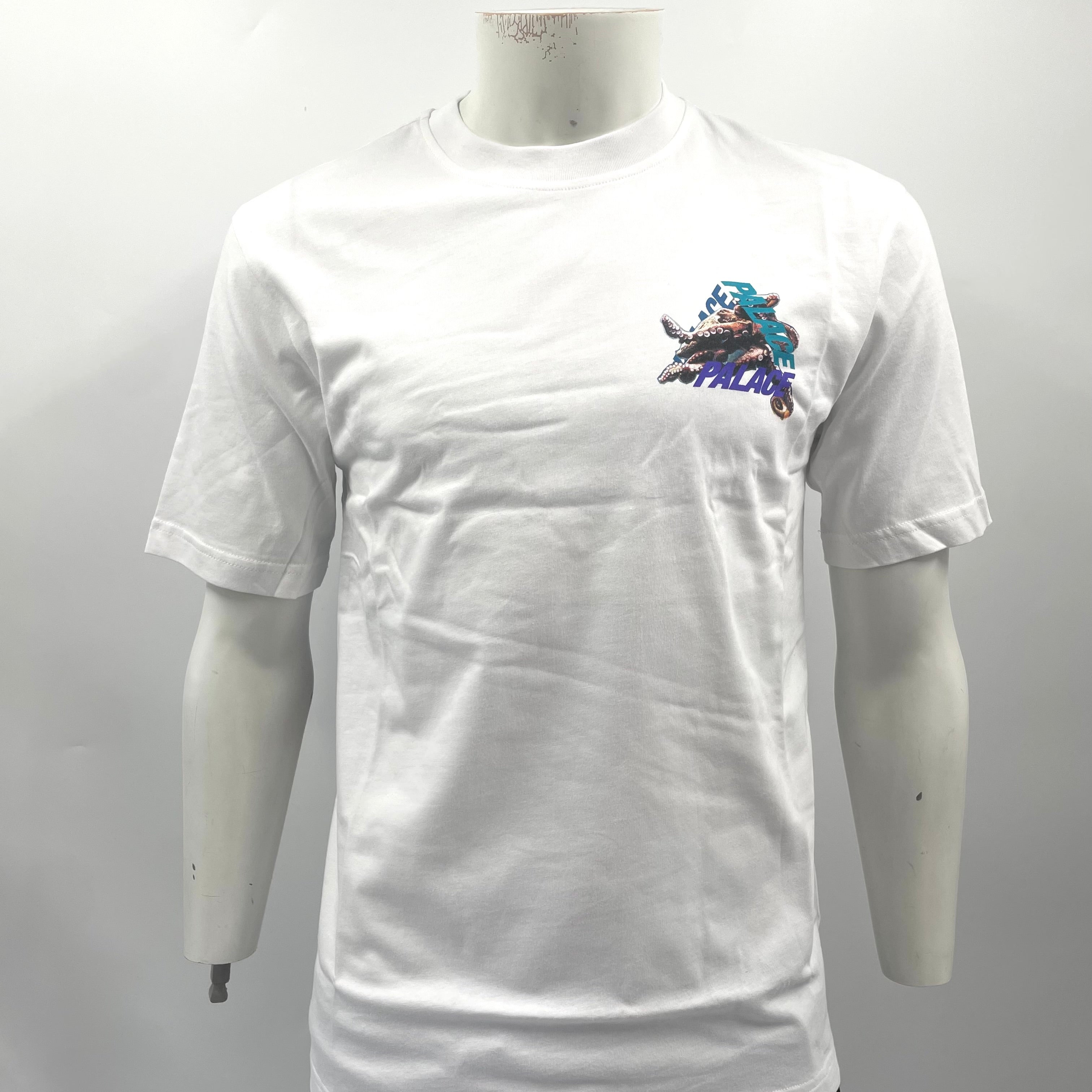 Palace Octo TEE White. Size small.