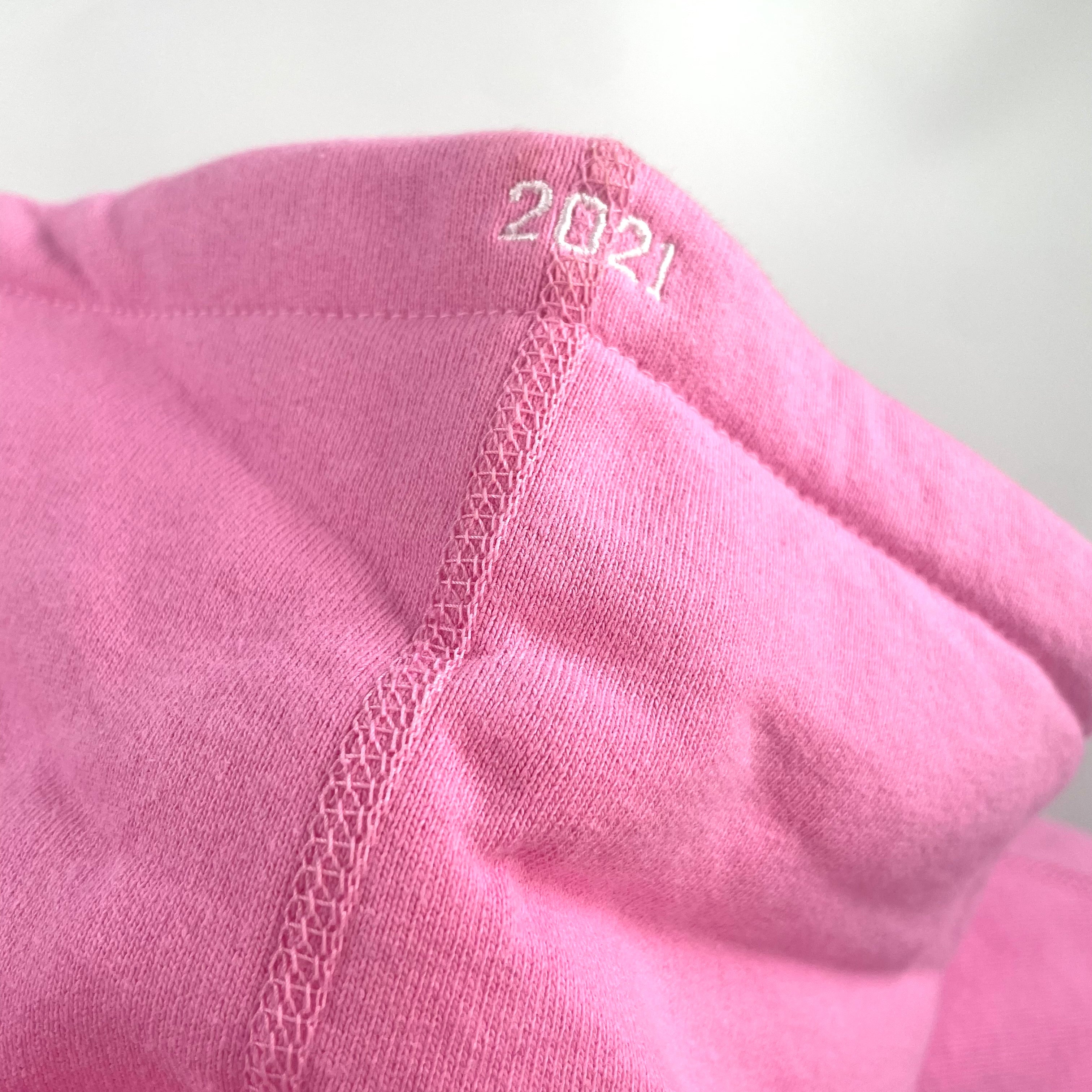 Plain SUPREME box logo hoodie in pink BNWT. Size medium.