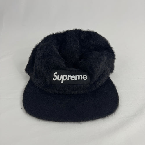 Plain SUPREME cap with logo - black with fur material