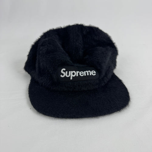 Plain SUPREME cap with logo - black with fur material