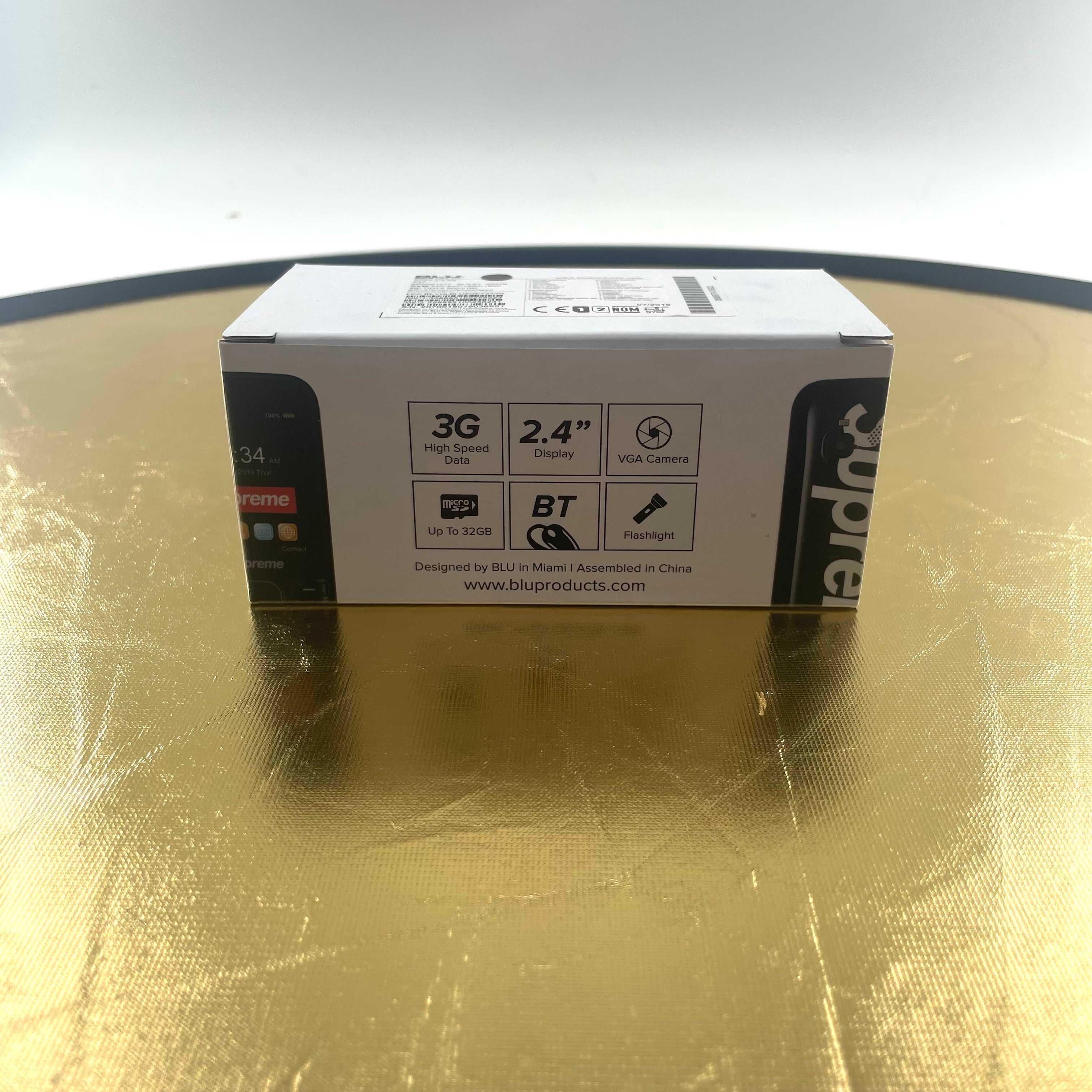 3G connectivity, 2.4-inch display, microsd support up to 32Gb, VGA camera, bluetooth, flashlight, boxed.